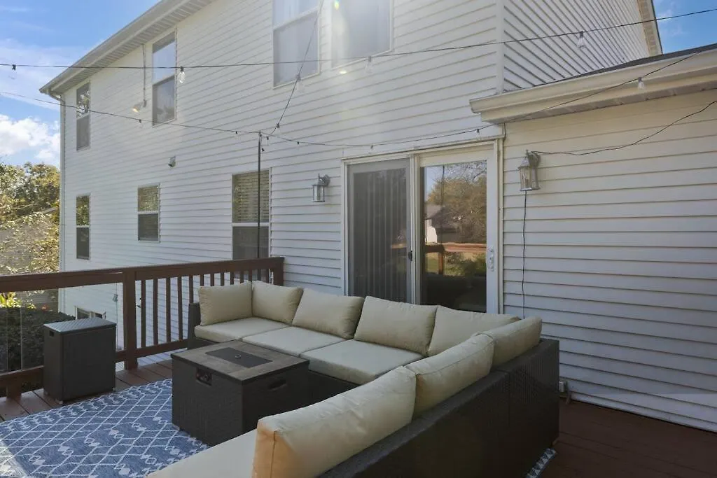 The Poolside Retreat - Spacious 4 Bdrm With Pool, Hot Tub,Firepit,Games,Dogs Welcome Charlotte 0*,