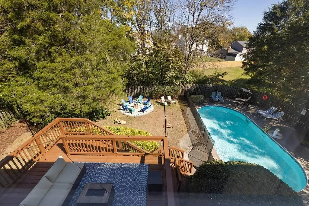 The Poolside Retreat - Spacious 4 Bdrm With Pool, Hot Tub,Firepit,Games,Dogs Welcome Charlotte 0*,