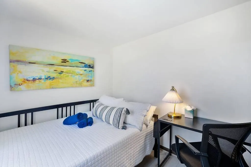 The Poolside Retreat - Spacious 4 Bdrm With Pool, Hot Tub,Firepit,Games,Dogs Welcome Charlotte 0*,  United States